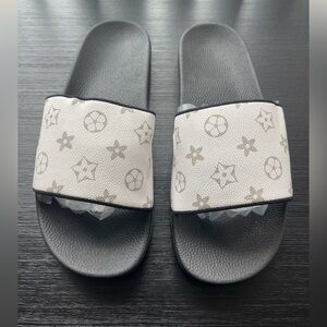 Classic Black and Gray monogram Slide Sandals size 45 EU